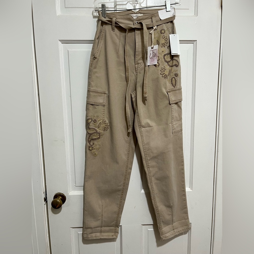 NEW Jessica Simpson Women’s Khaki Allie Cargo Pants Size 25